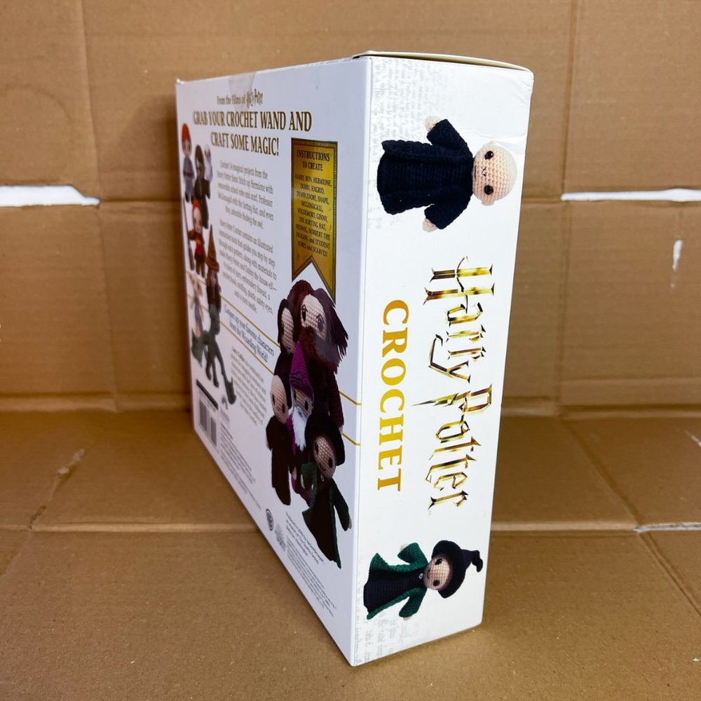 WB Wizarding World Harry Potter Crochet Kit Dobby Yarn 14 Projects Book Gift NEW - Picture 7 of 7
